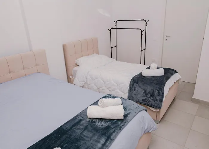 Via Albania - New Bazaar アパート