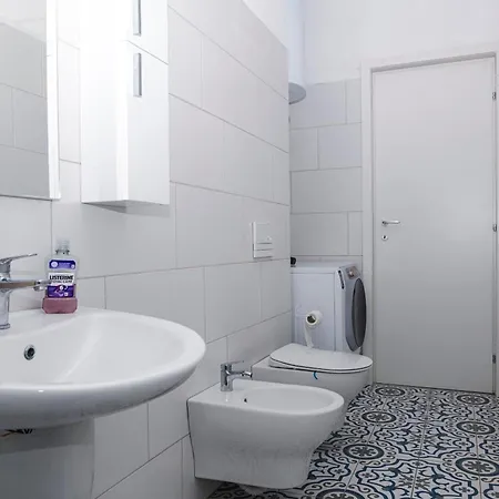 Via Albania - New Bazaar Apartman *