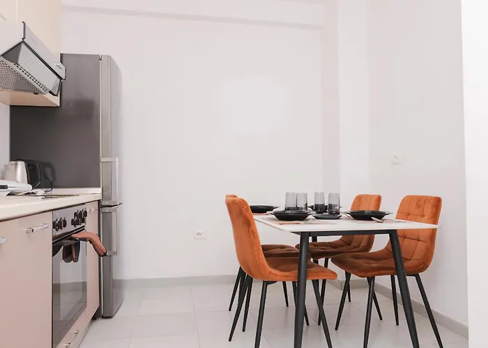 Via Albania - New Bazaar *